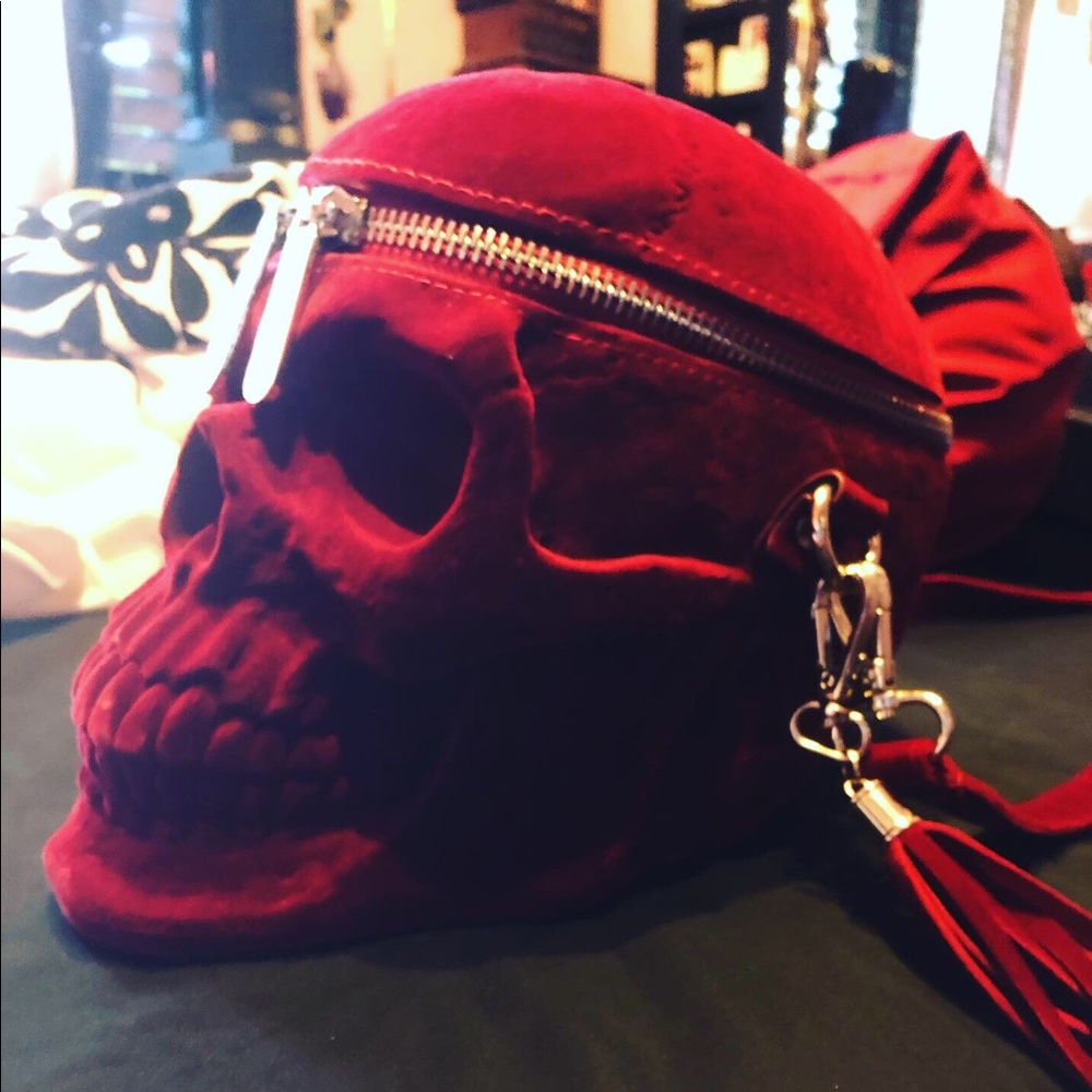 Skull head purse killstar
